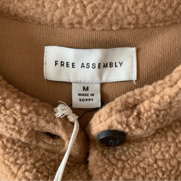Free Assembly brown Teddy henley pullover size medium - Picture 4 of 9